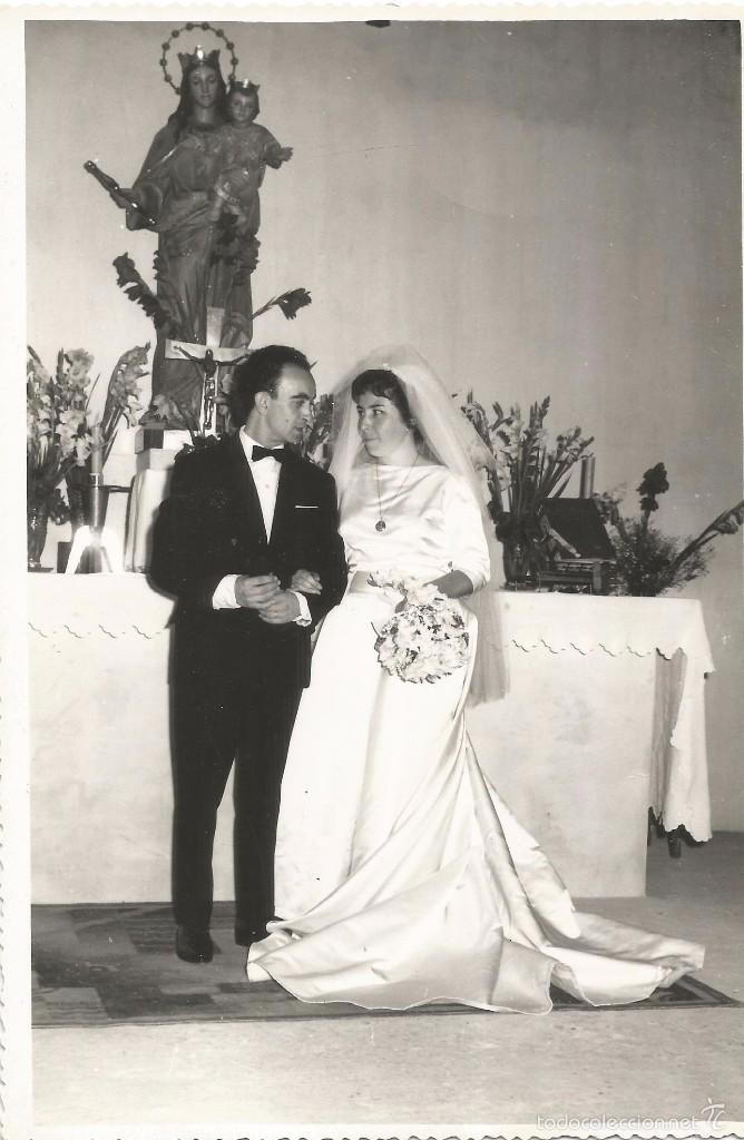 Fotografia antiga: :::: P94 - FOTOGRAFIA - PAREJA DE NOVIOS - 18 X 12 CM.