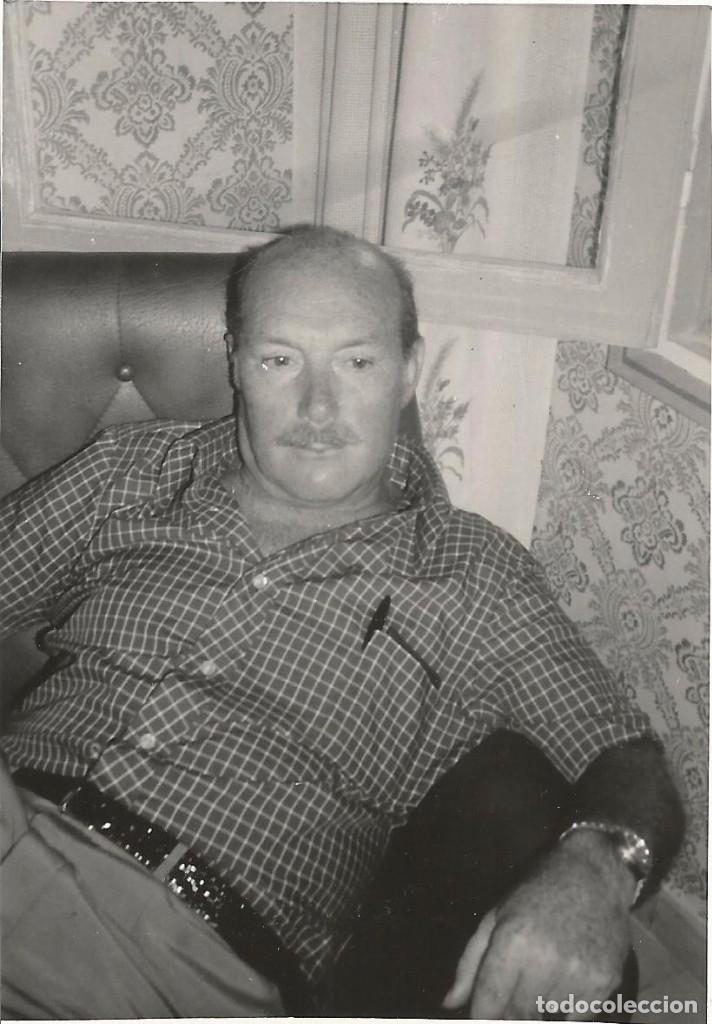 Fotograf&iacute;a antigua: ** SS224 - FOTOGRAFIA - SE&Ntilde;OR SENTADO EN UN SILLON