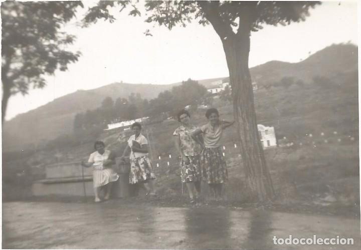 Fotograf&iacute;a antigua: ** SS546 - FOTOGRAFIA - AMIGAS EN UN BONITO PAISAJE - RF. C75