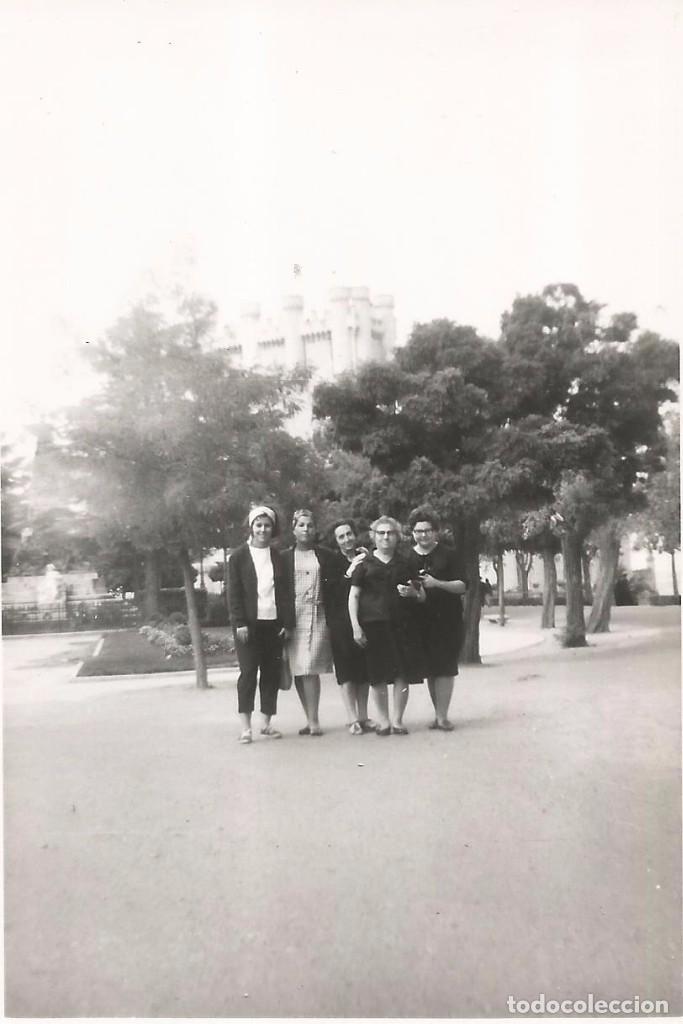 Fotograf&iacute;a antigua: ** SS600 - FOTOGRAFIA - GRUPO DE AMIGAS - RF. C75