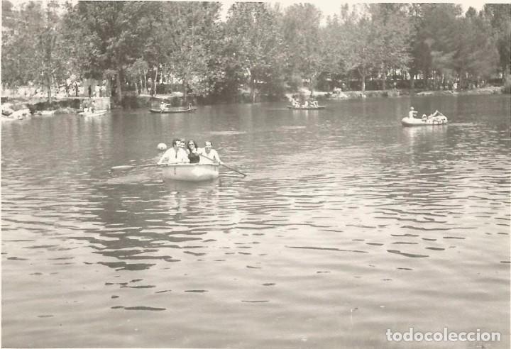 Fotograf&iacute;a antigua: ** SS607 - FOTOGRAFIA - AMIGOS DE PASEO EN BARCA - RF. C75