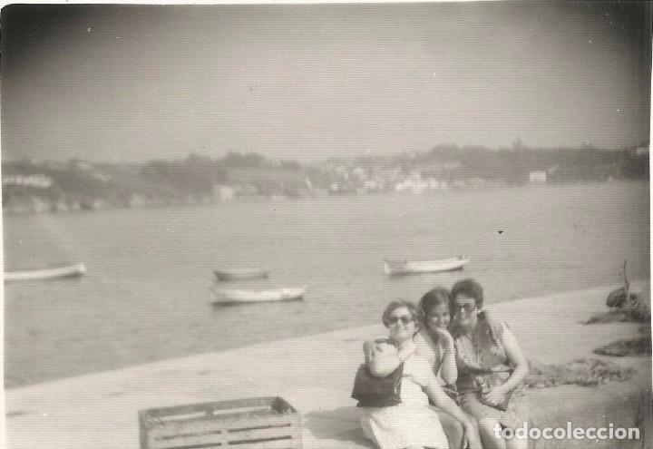 Fotograf&iacute;a antigua: ** SS692 - FOTOGRAFIA - TRES AMIGAS JUNTO AL MAR - RF.C75