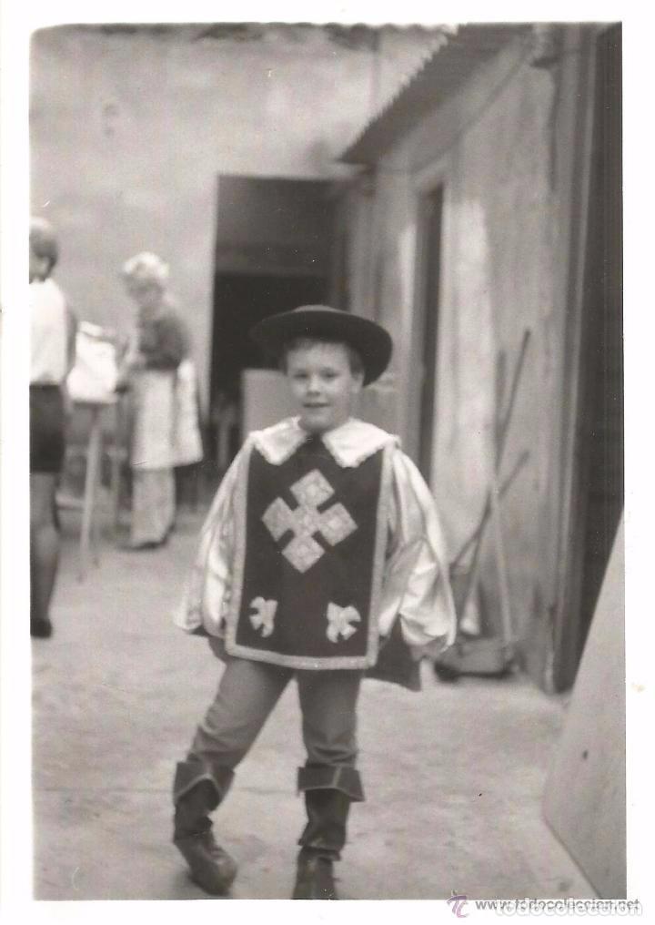 Fotograf&iacute;a antigua: ** SS720 - FOTOGRAFIA - NI&Ntilde;O DISFRAZADO DE MOSQUETERO - RF.C00