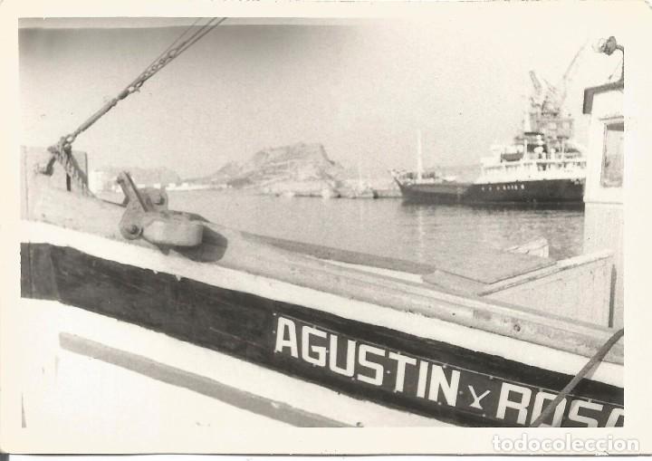 Fotograf&iacute;a antigua: ** SS721 - FOTOGRAFIA - PAISAJE - BARCA Y BARCO, AL FONDO UN PE&Ntilde;ON - RF.C75