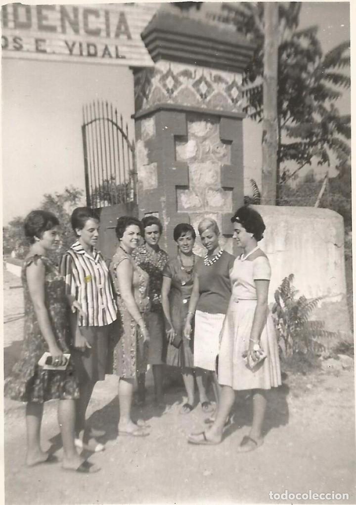 Fotograf&iacute;a antigua: ** SS805 - FOTOGRAFIA - GRUPO DE AMIGAS - RF.C75