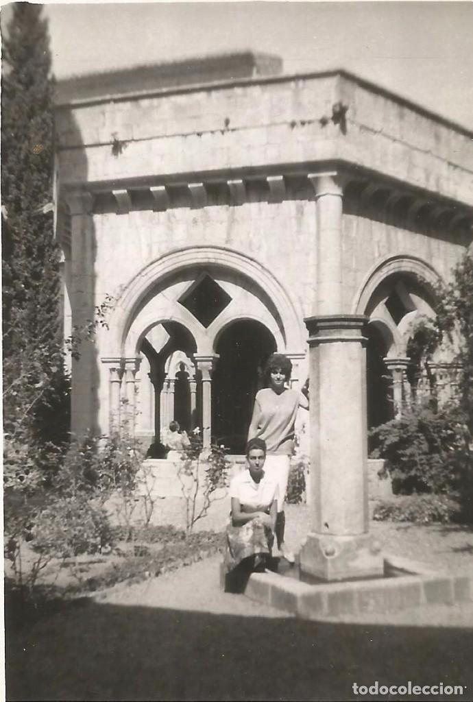 Fotograf&iacute;a antigua: ** SS808 - FOTOGRAFIA - DOS AMIGAS EN BONITO PAISAJE - RF.C75