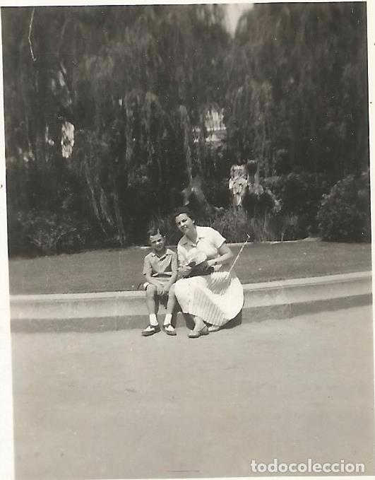 Fotograf&iacute;a antigua: ** FP316 - FOTOGRAFIA PEQUE&Ntilde;O FORMATO - SE&Ntilde;ORA CON JOVENCITO - 6,2 X 5 CM. - RF.C75