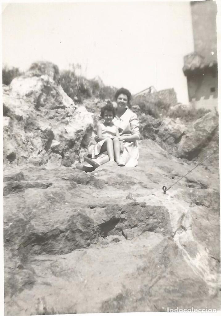 Fotograf&iacute;a antigua: ** SS824 - FOTOGRAFIA - SE&Ntilde;ORA Y NI&Ntilde;ITA EN EL MONTE - RF.C75