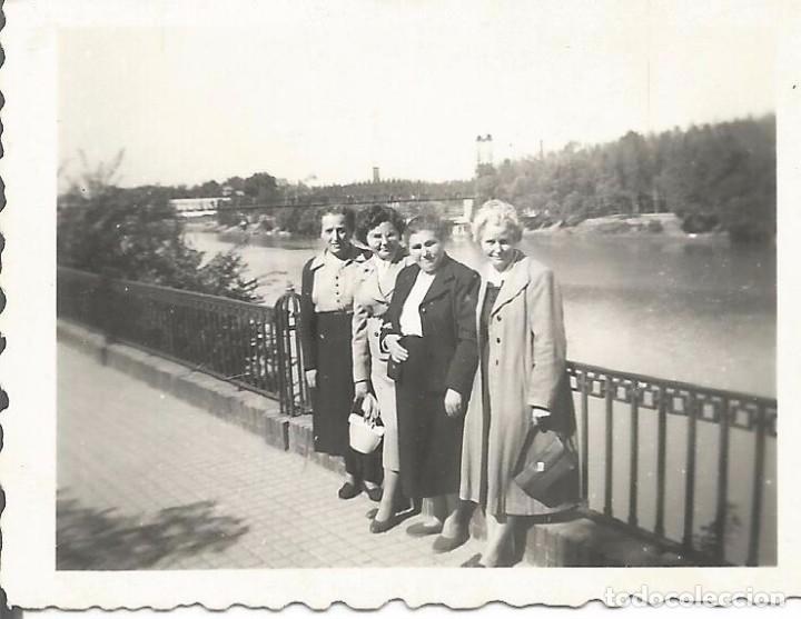 Fotograf&iacute;a antigua: ** FP330 - FOTOGRAFIA PEQUE&Ntilde;O FORMATO - GRUPO DE AMIGAS - 6,5 X 4,5 CM. - RF.C75