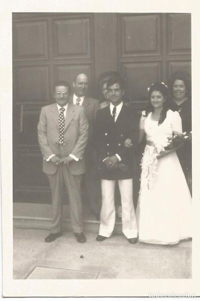 Fotograf&iacute;a antigua: ** SS876 - FOTOGRAFIA - PAREJA DE NOVIOS CON FAMILIARES - RF.C75