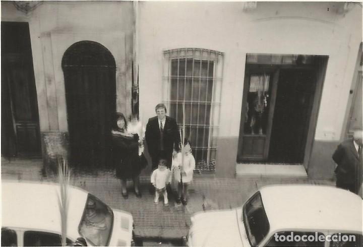 Fotograf&iacute;a antigua: ** SS883 - FOTOGRAFIA - GRUPO FAMILIAR VISTO DESDE ARRIBA - RF.C75