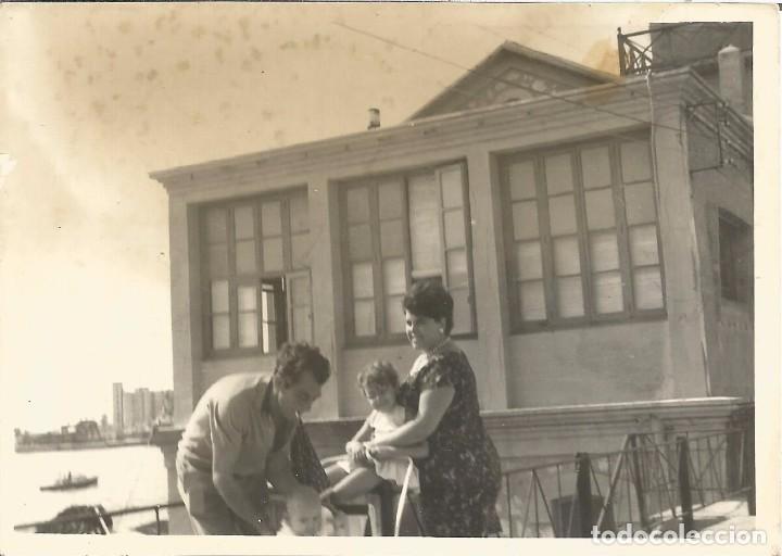 Fotograf&iacute;a antigua: ** SS896 - FOTOGRAFIA - PAREJA CON SUS NI&Ntilde;OS - RF.C75