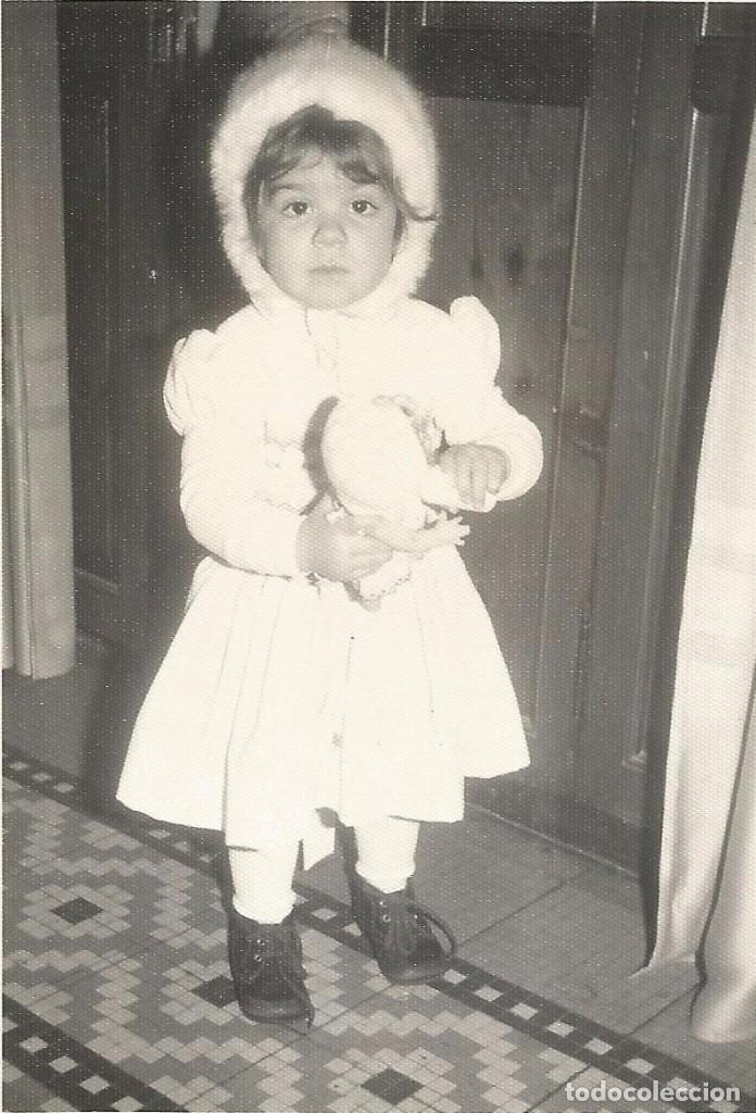 Fotograf&iacute;a antigua: *** SS911 - FOTOGRAFIA - BONITA NI&Ntilde;ITA CON SU MU&Ntilde;ECA