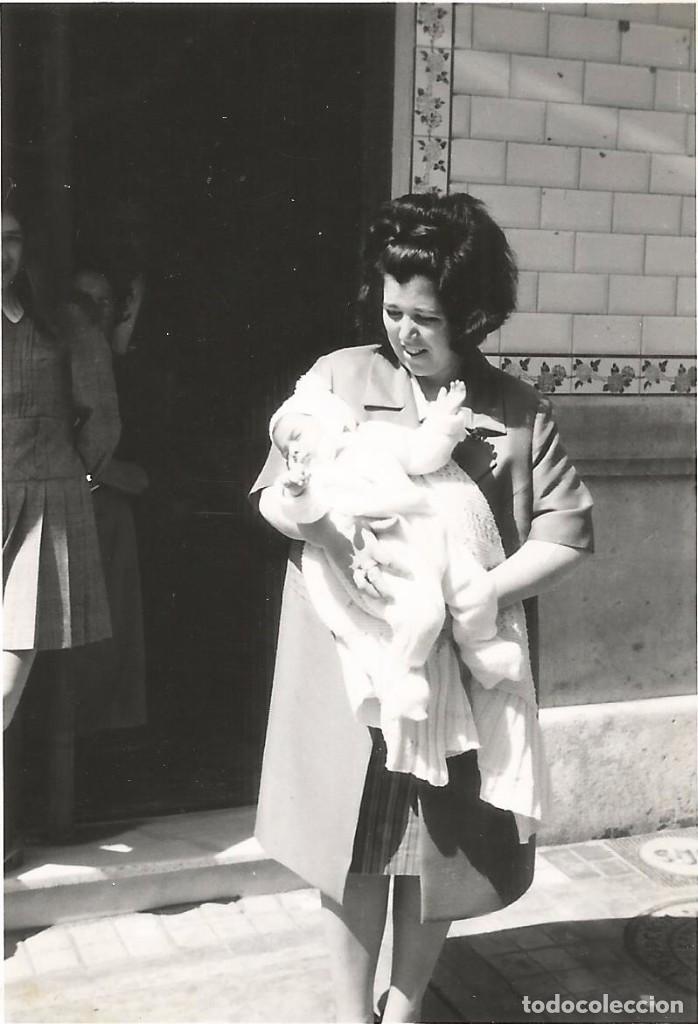 Fotograf&iacute;a antigua: ** SS918 - FOTOGRAFIA - SE&Ntilde;ORA CON BEB&Eacute; EN BRAZOS - RF.C75
