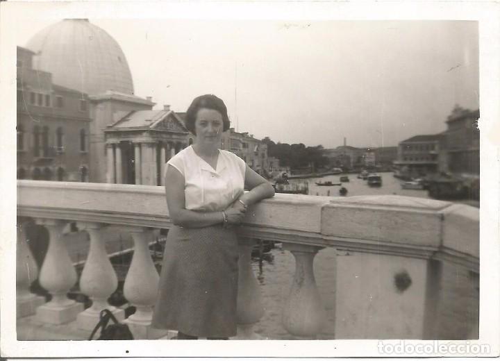 Fotograf&iacute;a antigua: ** SS950 - FOTOGRAFIA - SE&Ntilde;ORA EN UNA TERRAZA - RF.C75