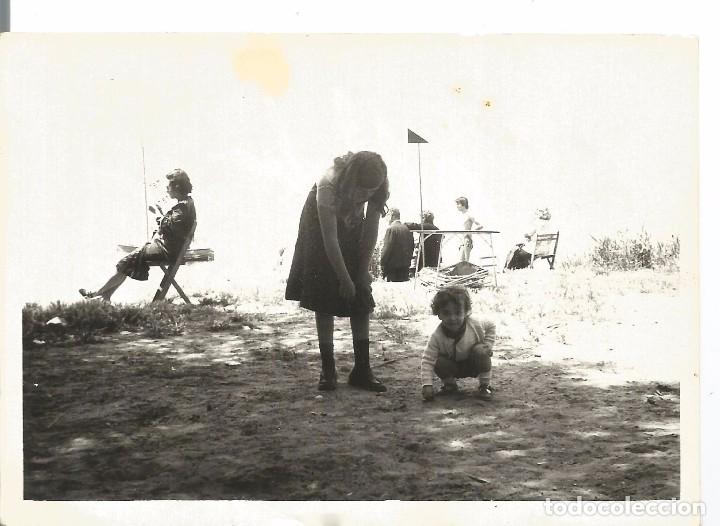 Fotograf&iacute;a antigua: *** CC434 - FOTOGRAFIA - JOVEN Y NI&Ntilde;TO EN LA ALBUFERA - 1975