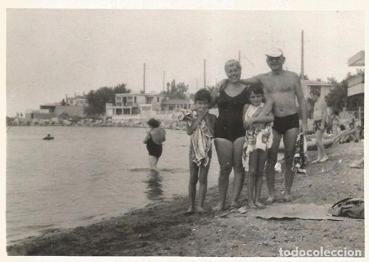 Fotograf&iacute;a antigua: ** SS975 - FOTOGRAFIA - FAMILIA JUNTO AL MAR - RF. C75