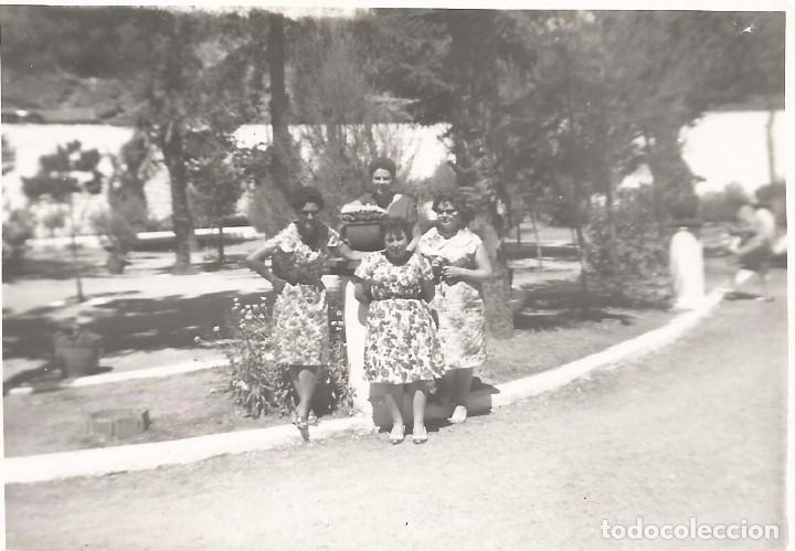 Antique Photography: ** A435 - FOTOGRAFIA - GRUPO DE AMIGAS - RF. C75