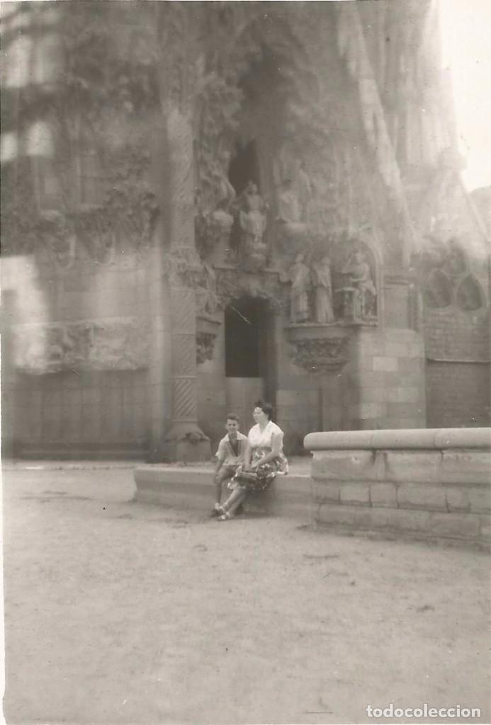 Fotografia antica: ** A489 - FOTOGRAFIA - SE&Ntilde;ORA CON JOVENCITO EN UN BONITO PAISAJE - RF. C75