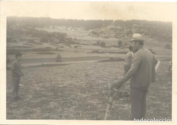 Fotografia antica: ** A521 - FOTOGRAFIA - SE&Ntilde;OR EN EL CAMPO - RF. C75