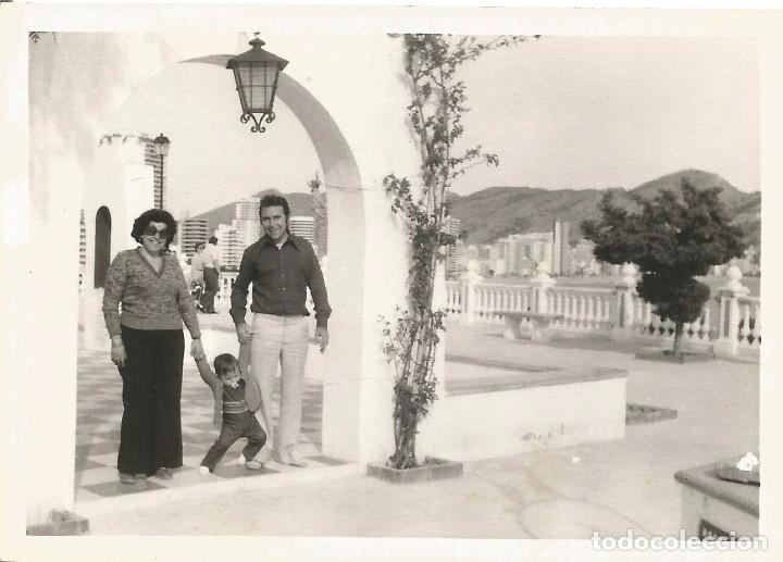 Fotografia antica: ** A705 - FOTOGRAFIA - PAREJA CON SU NI&Ntilde;O - RF. C75