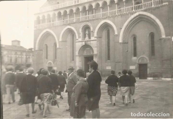 Fotograf&iacute;a antigua: ** A712 - FOTOGRAFIA - GRUPO DE GENTE EN UN BONITO PAISAJE - RF. C75