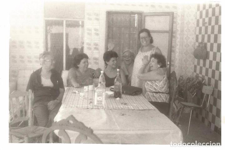 Antique Photography: ** A581 - FOTOGRAFIA - AMIGAS EN UNA COMIDA - RF. C75