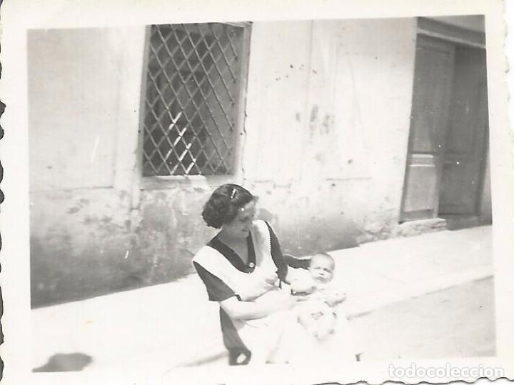 Alte Fotografie: ** FP333 - FOTOGRAFIA PEQUE&Ntilde;O FORMATO - SE&Ntilde;ORA CON BEBE EN BRAZOS - 6,5 X 5 CM. - RF. C75