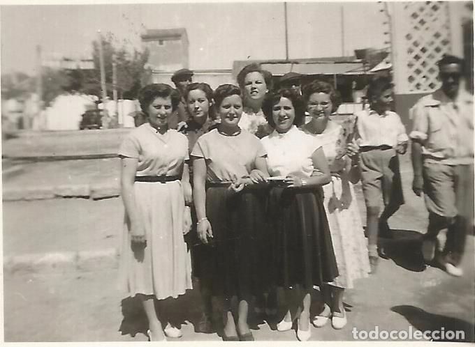 Alte Fotografie: ** FP338 - FOTOGRAFIA PEQUE&Ntilde;O FORMATO - GRUPO DE AMIGAS - 6 X 4,5 CM. - RF. C75