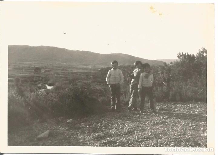 Fotografia antica: ** AB125 - FOTOGRAFIA - TRES JOVENCITOS EN EL CAMPO - RF. C75