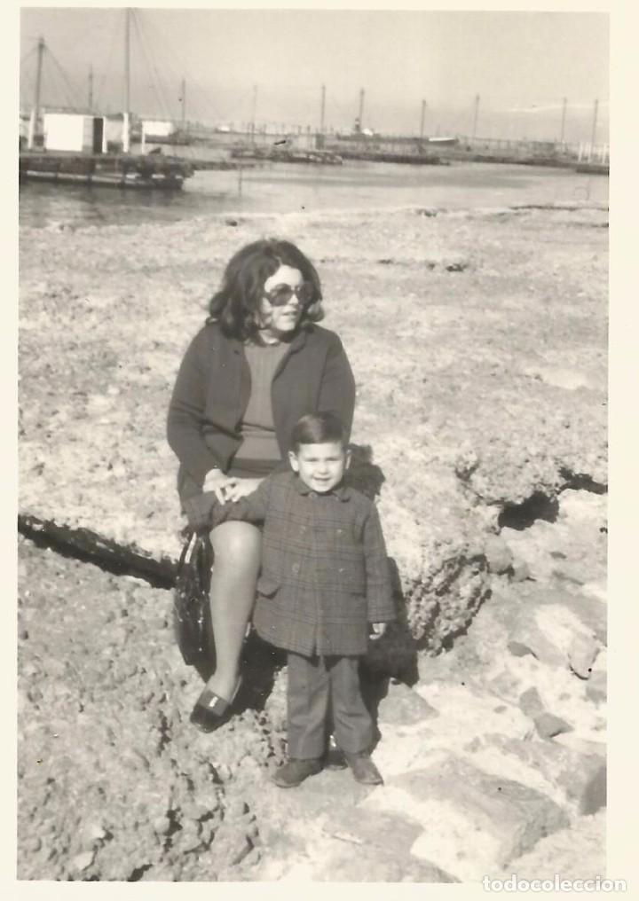 Fotografia antica: ** AB138 - FOTOGRAFIA - SE&Ntilde;ORA CON NI&Ntilde;ITO - RF. C75