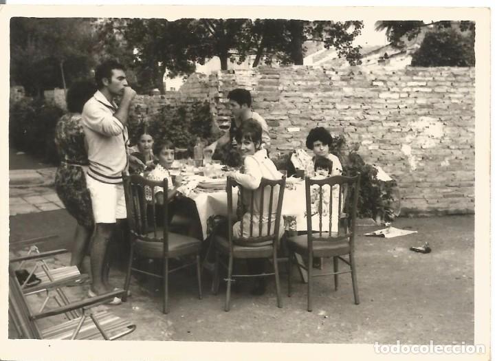 Fotografia antica: ** AB157 - FOTOGRAFIA - GRUPO FAMILIAR EN UNA COMIDA - RF. C75