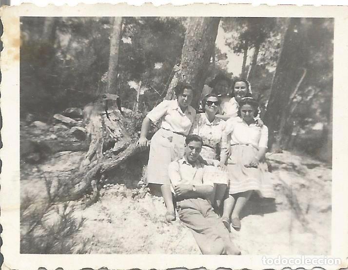 Fotografia antica: ** FP353 - FOTOGRAFIA PEQUE&Ntilde;O FORMATO - GRUPO DE AMIGOS  - 6 X 4,5 CM. - RF. C75