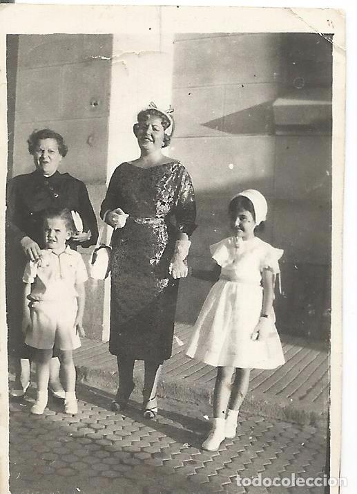 Antique Photography: ** FP355 - FOTOGRAFIA PEQUE&Ntilde;O FORMATO - DOS SE&Ntilde;ORAS CON DOS JOVENCITOS - 6 X 4 CM. - RF. C75