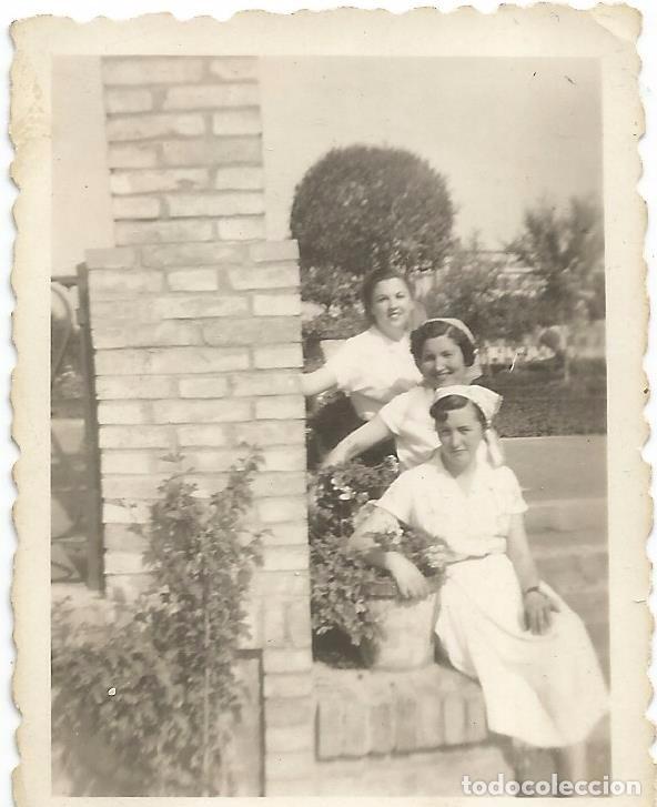 Fotografia antiga: ** FP401 - FOTOGRAFIA PEQUE&Ntilde;O FORMATO - TRES AMIGAS - 6,2 X 4,8 CM. - RF. C75