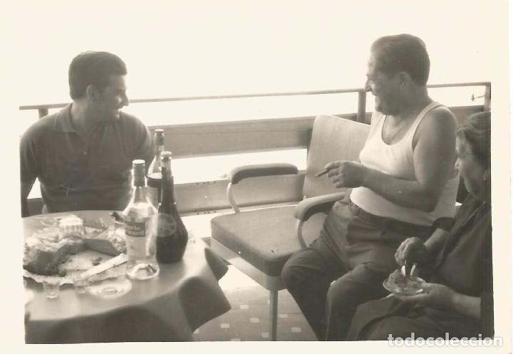 Antique Photography: *** AB409 - FOTOGRAFIA - AMIGOS TOMANDO TARTA Y COPAS