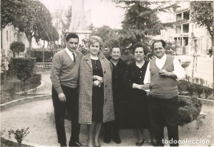Fotografia antiga: == AB338 - FOTOGRAFIA - GRUPO DE AMIGOS