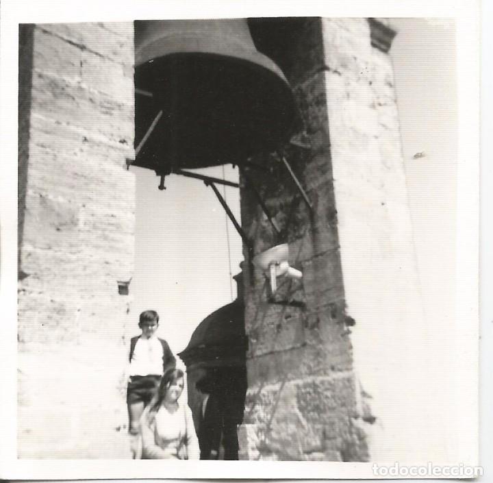 Fotografia antiga: *** AB601 - FOTOGRAFIA - JOVENCITOS EN UN CAMPANARIO