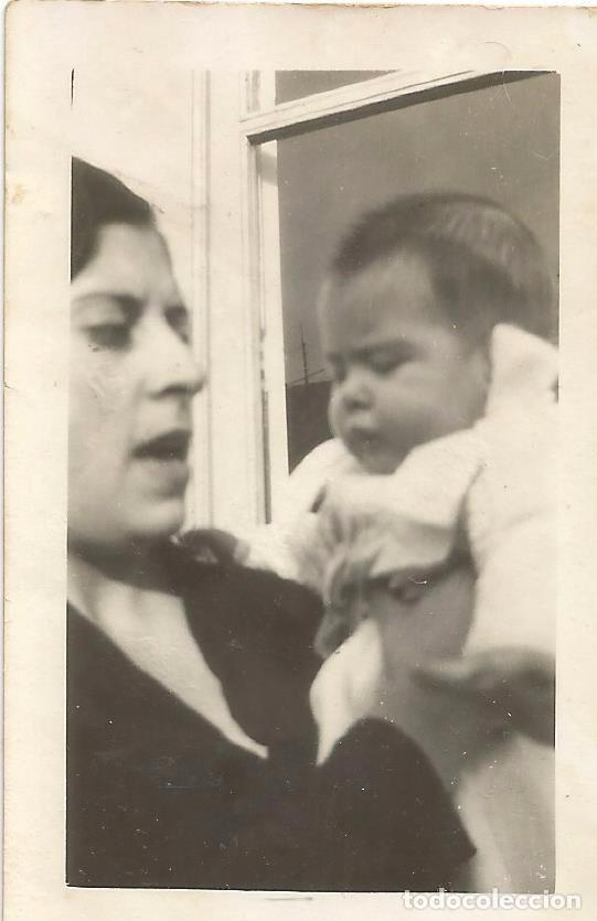 Fotograf&iacute;a antigua: *** FP439 - FOTOGRAFIA PEQUE&Ntilde;O FORMATO - SE&Ntilde;ORA CON SU BEB&Eacute; - 7 X 4,5 CM.