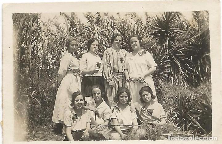Fotografia antiga: *** FP461 - FOTOGRAFIA PEQUE&Ntilde;O FORMATO - GRUPO DE AMIGAS - 7 X 4,5 CM.