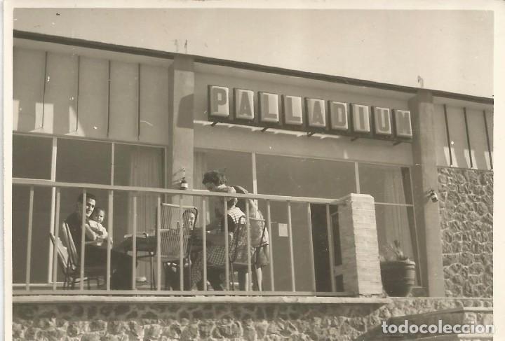 Fotograf&iacute;a antigua: *** AB772 - FOTOGRAFIA - GRUPO FAMILIAR EN UNA TERRAZA