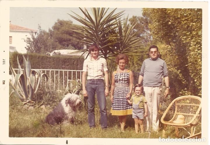 Fotograf&iacute;a antigua: == AB805 - FOTOGRAFIA - GRUPO FAMILIAR CON UN PERRITO