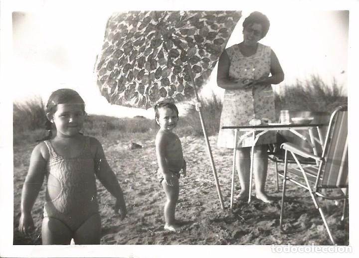 Fotograf&iacute;a antigua: ** AB784 - FOTOGRAFIA - SE&Ntilde;ORA CON DOS NI&Ntilde;ITAS - RF. FA0