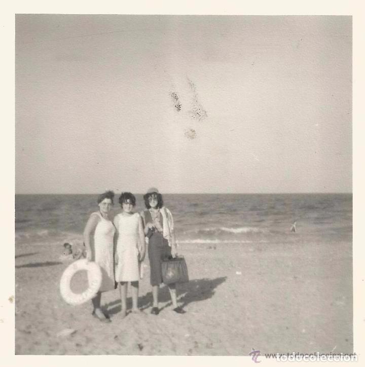 Alte Fotografie: ** AB651 - FOTOGRAFIA - TRES AMIGAS EN LA PLAYA - RF. C00
