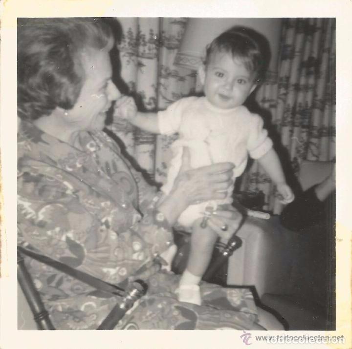Alte Fotografie: ** AB656 - FOTOGRAFIA - SE&Ntilde;ORA CON NI&Ntilde;ITO EN BRAZOS - RF. C00