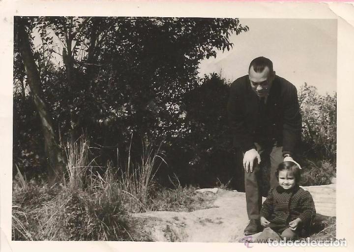 Fotografia antiga: ** AB796 -  FOTOGRAFIA - BONITA NI&Ntilde;A CON SU PAPA - RF. C00