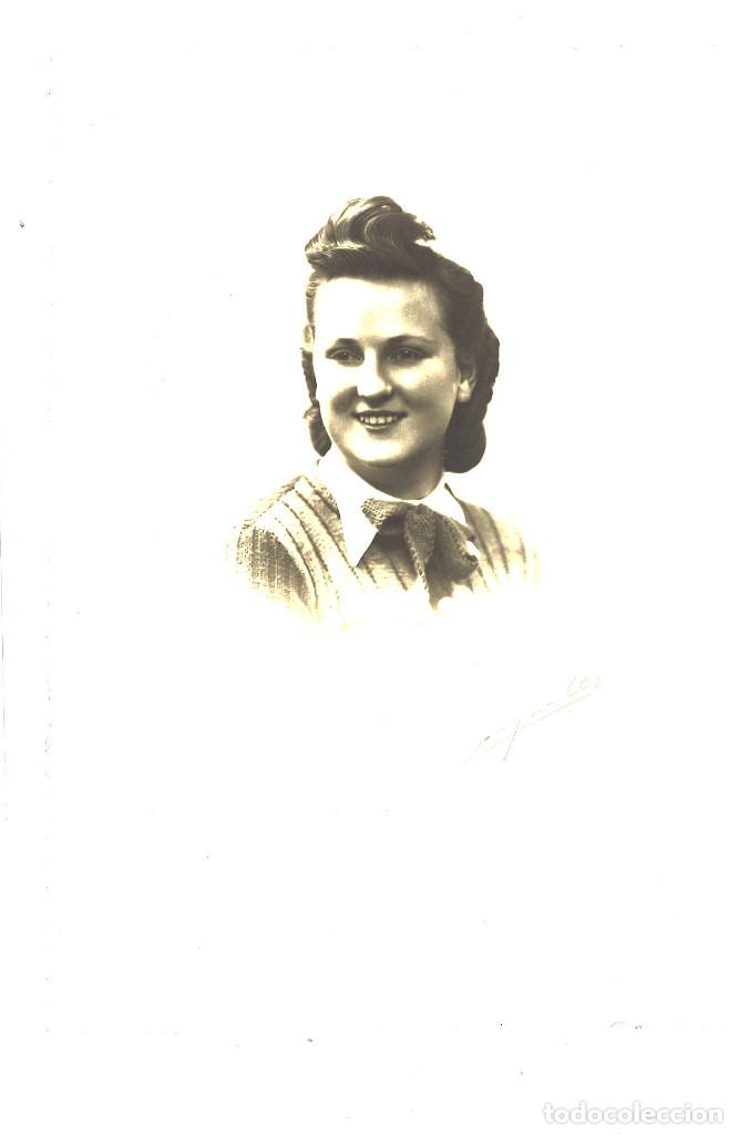Retrato de j&oacute;ven francesa.