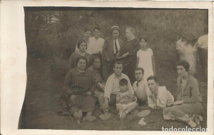 Fotografia antiga: *** QA323 - FOTOGRAFIA - GRUPO DE AMIGOS EN EL CAMPO - 1927