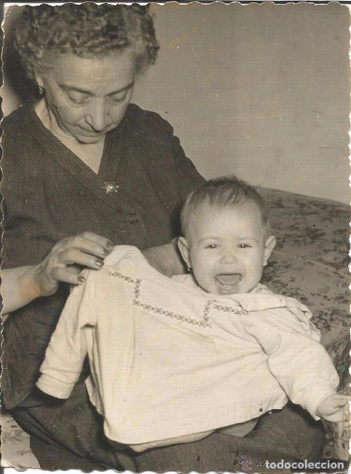 Fotografia antiga: *** QA340 - FOTOGRAFIA - SE&Ntilde;ORA MAYOR CON UNA NI&Ntilde;ITA