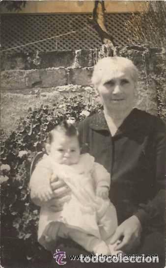 Fotograf&iacute;a antigua: *** QA394 - FOTOGRAFIA - ANCIANA CON PRECIOSO BEB&Eacute; EN BRAZOS